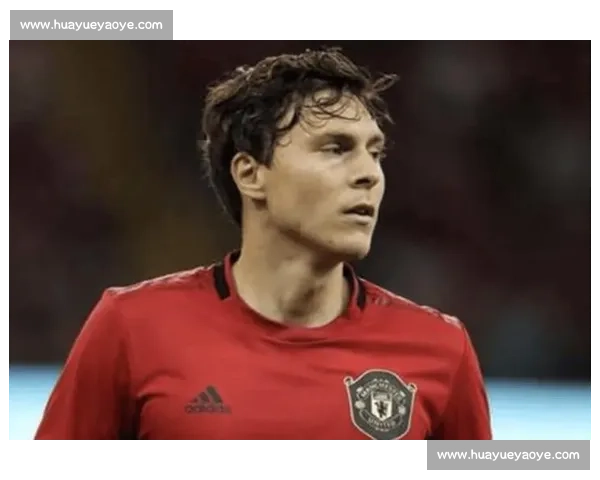 林德洛夫的反讽拇指：瑞典队被嘘，嘘声能救球队吗？